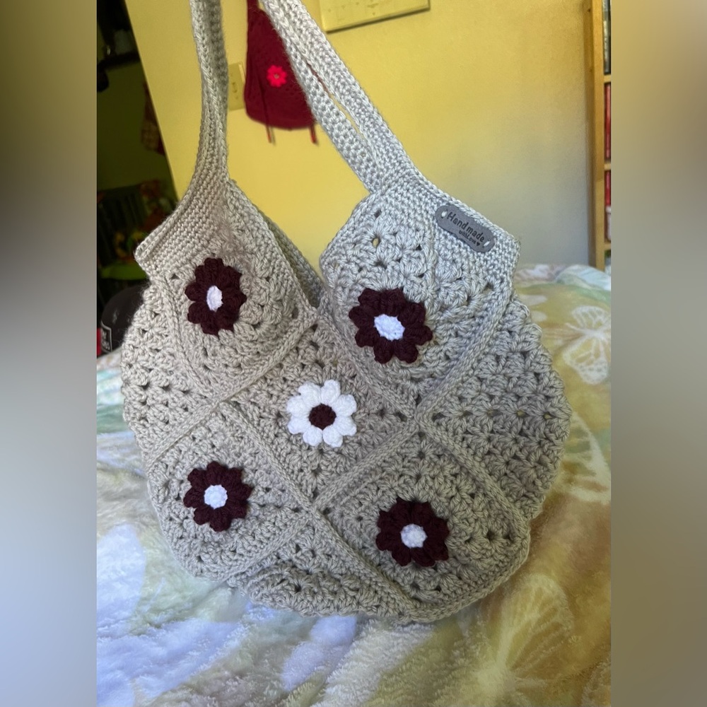 Crocheted Shoulder/Tote Bag 🌸 - Picture 2 of 6